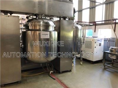 Lotion cosmétique faisant la machine